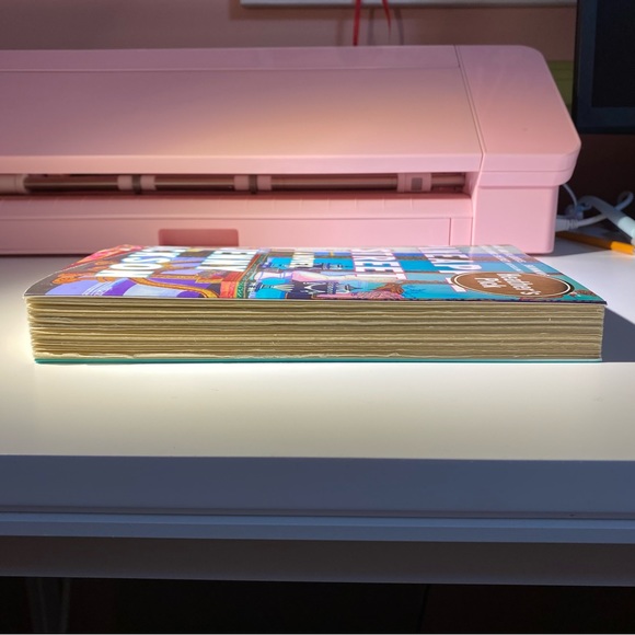 Pineapple Street by Jenny Jackson. Paperback. - Picture 6 of 7